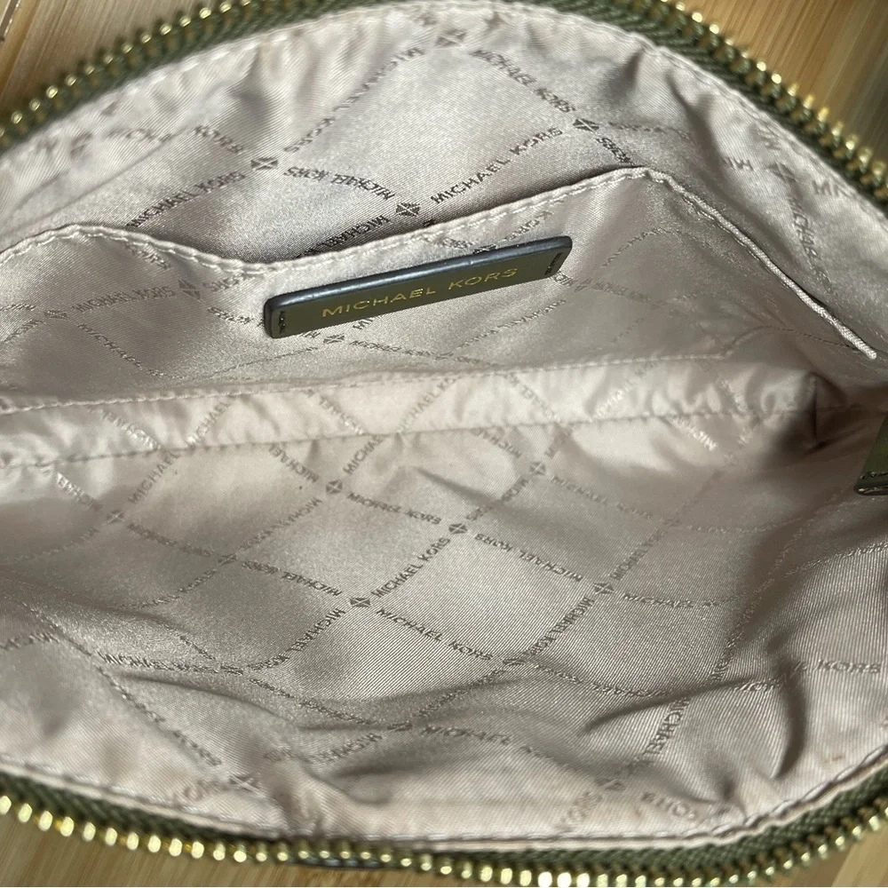 Michael Kors Clutch - Picture 3 of 9